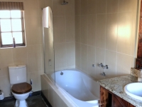Bad und WC im Hotel Belvedere Estates