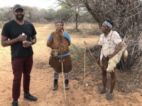 2018 10 23 Ghanzi Buschwanderung mit San_Sammesangehörige