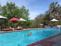 2018 10 24 Maun Sedia Riverside Lodge herrlicher Pool