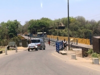 Fahrt über die Livingstone Brücke nach Sambia