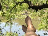 Relaxen am Pool Richtung Fluss
