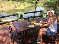 2018 10 31 Livingstone Maramba Lodge letztes Frühstück am Fluss
