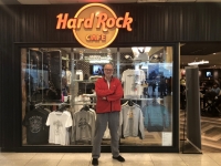 Hard Rock Cafe Nr 1 gleich am Flughafen
