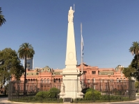 Präsidentenpalast mit Statue