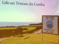Vortrag Theater Begrüssungsschild in Tristan da Cunha