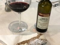 Perfektes Dessert mit gutem Wein aus Bardolino am Gardasee