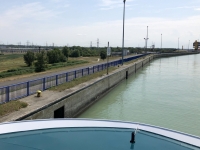 Riesige Mauern für die Donauregulierung
