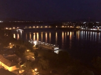Blick auf unser Schiff und die Donaubrücke