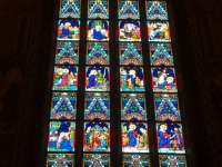 Matthiaskirche wunderschöne Fenstermalereien