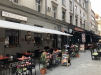 Viele Restaurants und Pubs in der Altstadt
