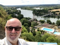 2019 08 01 Petit Les Andelys Blick vom Chateau Gaillard auf Brücke
