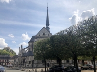 Kirche St Saveur vom Stadtplatz aus