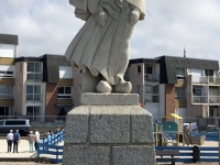 Statue am Strand