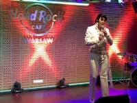 2019 08 27 Warschau Hard Rock Cafe mit Elvisbewerb