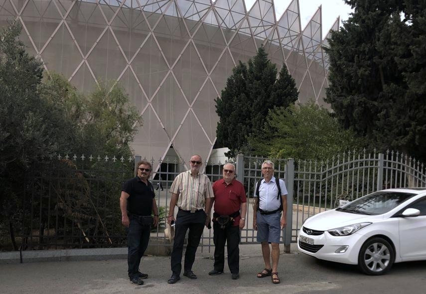 2019 09 12 Baku Sporthalle mit Kronendach