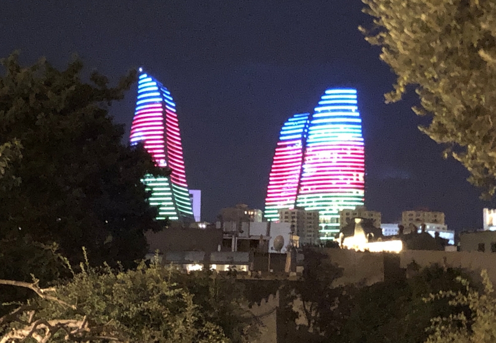 2019 09 09 Baku Nachttour Flame Towers