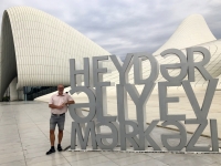 2019 09 11 Baku Kulturzentrum Heydar Aliyev Buchstaben