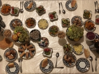 2019 09 29 Samarkand Abendessen bei RL zu Hause ausreichend gedeckter Tisch