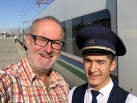 2019 10 02 Zugfahrt nach Taschkent unser Schaffner