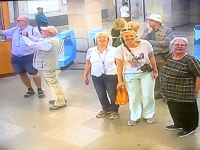 2019 10 03 Taschkent U_Bahn Station Kontrollkamera