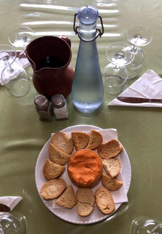 2019 10 25 Ausflug nach La Gomera Snack mit Elmo Grote Pastete und Wein