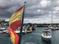 Spanische Flagge am Heck des Schiffes