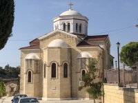 Dorf Anogyra Kirche