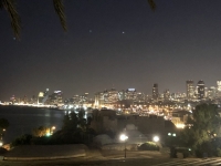 Blick auf das nächtliche Tel Aviv