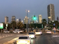 Fahrt durch das nächtliche Tel Aviv