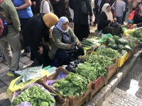 2019 11 27 Gemüsehändlerinnen in der Altstadt