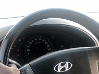 Idiotischer Fahrer fährt 60 auf der Autobahn