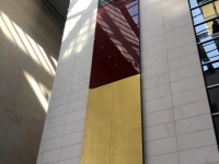 Deutsche Fahne in der Eingangshalle