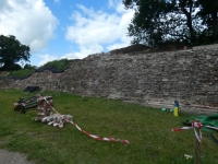 Deutschland Archäologischer Grenzkomplex Haithabu und Danewerk Ziegelsteinmauer Kopfbild