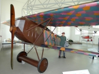 Fokker D VII in der Halle