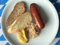 VS Frühschoppen Grillwurst mit Sauerkraut