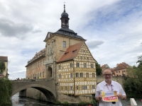 2020 08 25 Bamberg Altes Rathaus seitlich Reisewelt on Tour