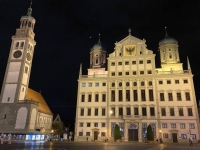 Rathaus mit Perlachturm bei Nacht