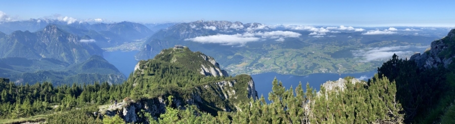 2021 06 24 Blick vom Gipfelabstieg auf Traunsteinhaus