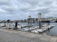 2021-07-08-Cherbourg-Segelhafen-vor-Museum-Cite-de-la-Mer