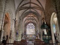 2021-07-11-Locronan-mittelalterlicher-Ort-Kathedrale-innen