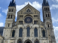Reims-Kathedrale-Notre-Dame-Palais-du-Tau-und-Kloster-Saint-Remi-Kopfbild-3