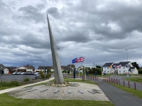 Lion-sur-Mer-Spitzes-Denkmal-des-41-Royal-Marine-Kommando