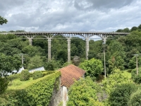 Wunderschoenes-Viadukt-Hillion