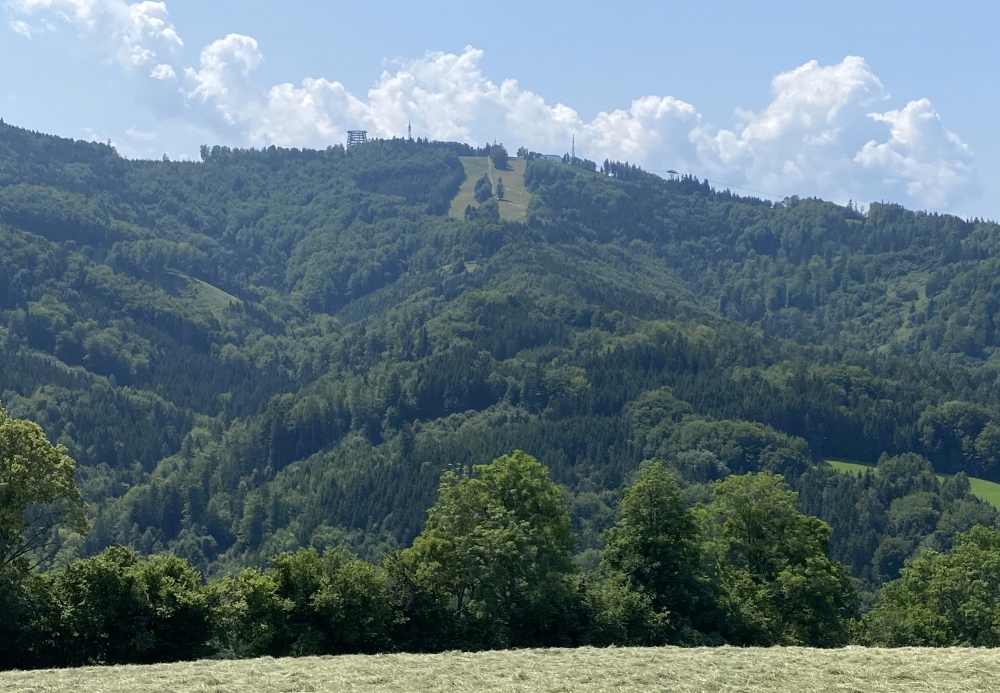 Fahrt Richtung Wurzenhütte mit Blick auf Grünberg