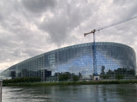 2021 08 06 Strassburg Europäisches Parlament vom Boot aus