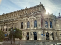 Alte Oper Seitenansicht