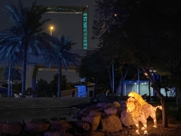 2022-01-03-Glow-Garden-mit-Dubai-Frame-in-der-Naehe