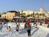 2021-12-30-Souk-Madinat-Jumeirah-Eislaufplatz