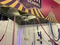 Einzigartige-Zirkus-Schule-beim-Rückweg