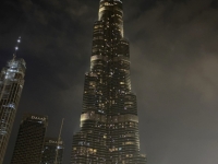 AE-unterhalb-dem-höchsten-Turm-der-Welt